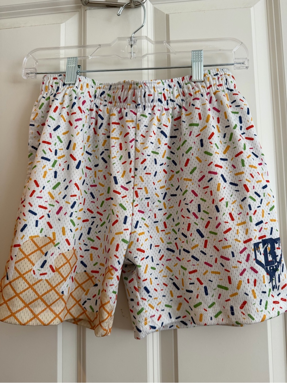 Baseball lifestyle white ice cream shorts, youth XL